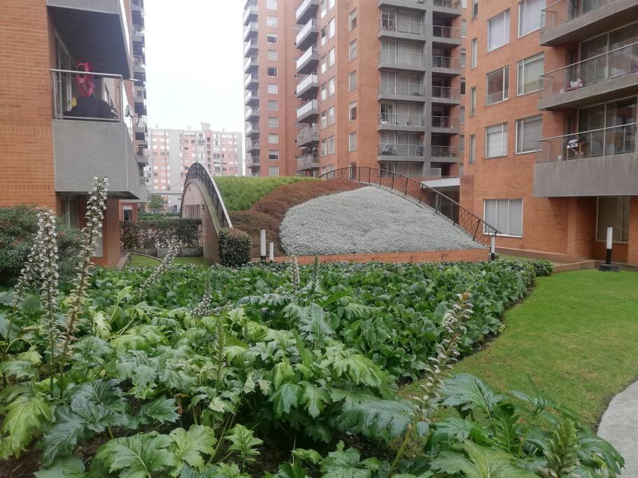 Hermosa Habitacion Privada En Conjunto Residencial Cerca Al Aeropuerto Y Terminal De Bogota, Zonas Comunes Se Comparten Con 1 Persona Daire Dış mekan fotoğraf